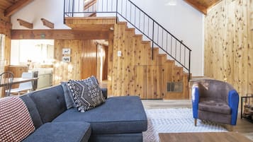 Smart TV, fireplace, stereo, computer monitors
