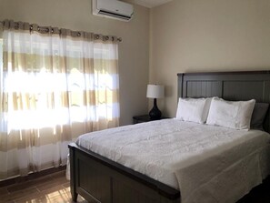 2 間睡房、房內夾萬、熨斗/熨衫板、免費 Wi-Fi