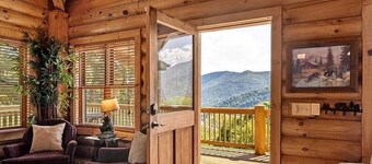 BABY BEAR’S CABIN, REAL LOG CABIN, SPECTACULAR VIEWS, HOT TUB, FIRE PIT