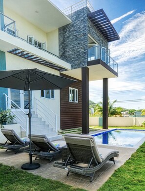 Alberca al aire libre 