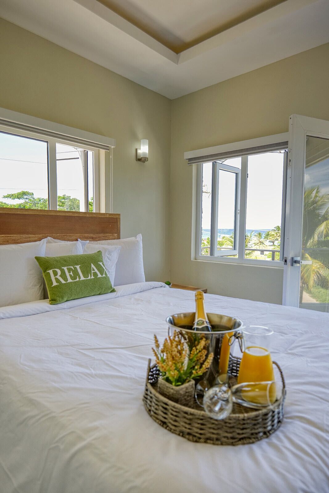 5 bedrooms, iron/ironing board, free WiFi, bed sheets