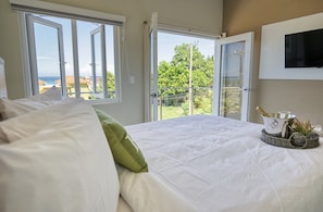 5 bedrooms, iron/ironing board, free WiFi, bed sheets