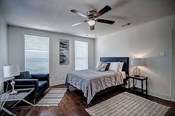 2 bedrooms, iron/ironing board, free WiFi, bed sheets