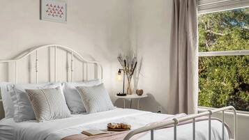 2 chambres, fer et planche à repasser, Wi-Fi, draps fournis