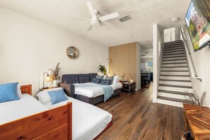 2 bedrooms, iron/ironing board, WiFi, bed sheets