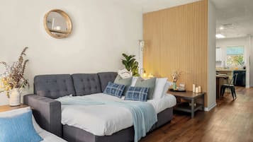 2 bedrooms, iron/ironing board, WiFi, bed sheets