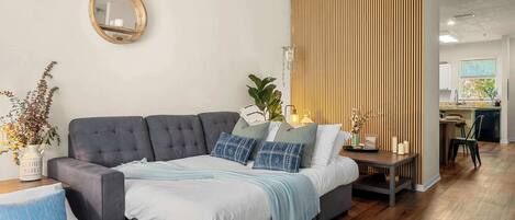 2 bedrooms, iron/ironing board, WiFi, bed sheets