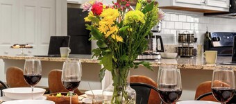 The Farmhouse at Oaks | Full Kitchen • Near I75