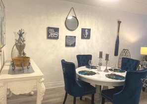 Dining - Steps to Beach Downtown Rehoboth Beach Efficiency Pool Parking (Rehoboth Beach)