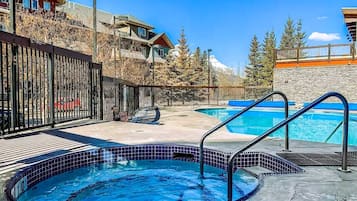 LĂ€mmitetty uima-allas