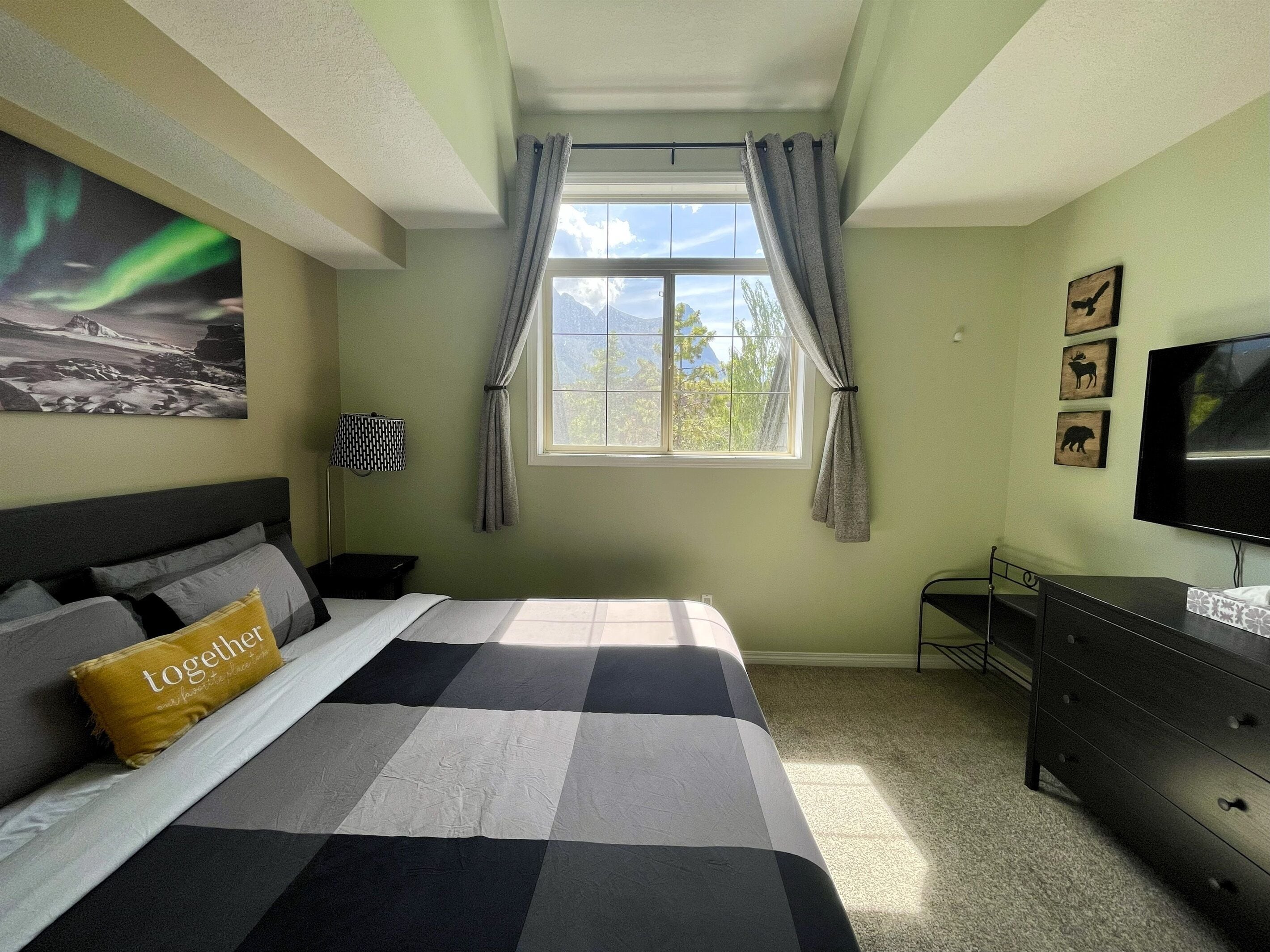 2 bedrooms, iron/ironing board, travel crib, free WiFi