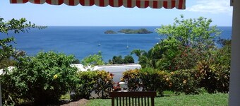 GITES + SWIMMING POOL AND SPA, 5 Mn FROM MALENDURE BEACH AND VIEW OF THE PIGEON ISLANDS