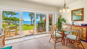 Dining - Lae Nani 514  Only a few steps to the Beach! (Kapaʻa)
