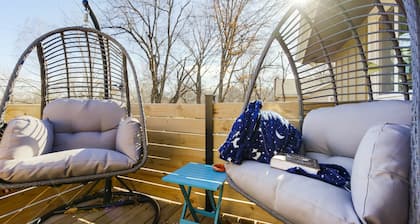 Becky & Marvels 420 Stay (Private Room)