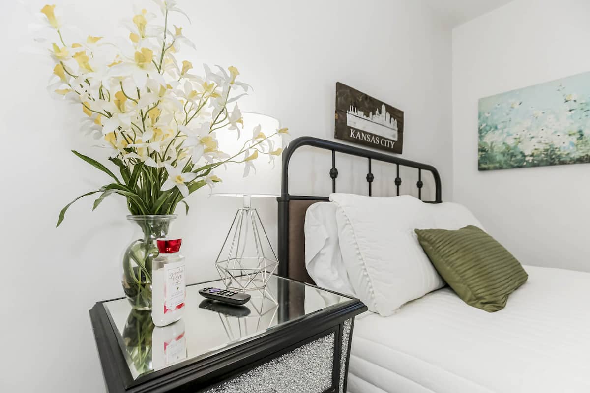 Classic Room | Individually decorated, individually furnished, desk, laptop workspace