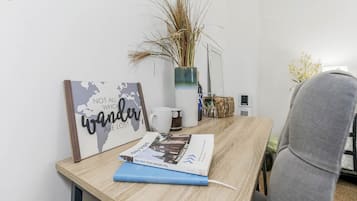 Classic Room | Individually decorated, individually furnished, desk, laptop workspace