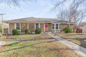 ด้านหน้าที่พัก