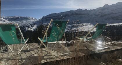 MAGNIFICENT APT -TERRACE AND BREATHTAKING VIEW OF THE CIRQUE DE FLAINE ALT. 1800M