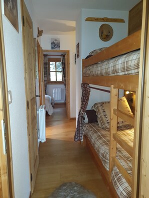 3 habitaciones y ropa de cama 