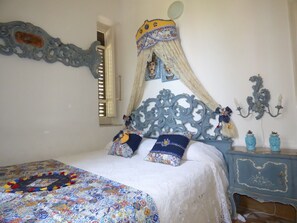 2 bedrooms, iron/ironing board, Internet, bed sheets