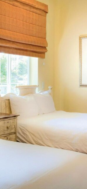 3 chambres, fer et planche à repasser, Wi-Fi, draps fournis