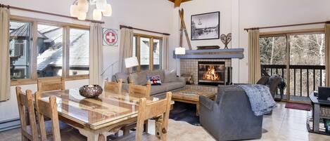 TV, caminetto, lettore DVD