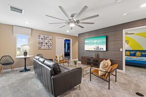 スマートテレビ、テーブルサッカー台、卓球台