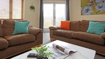 Talo | 4 makuuhuonetta, silitysrauta/-lauta, ilmainen Wi-Fi