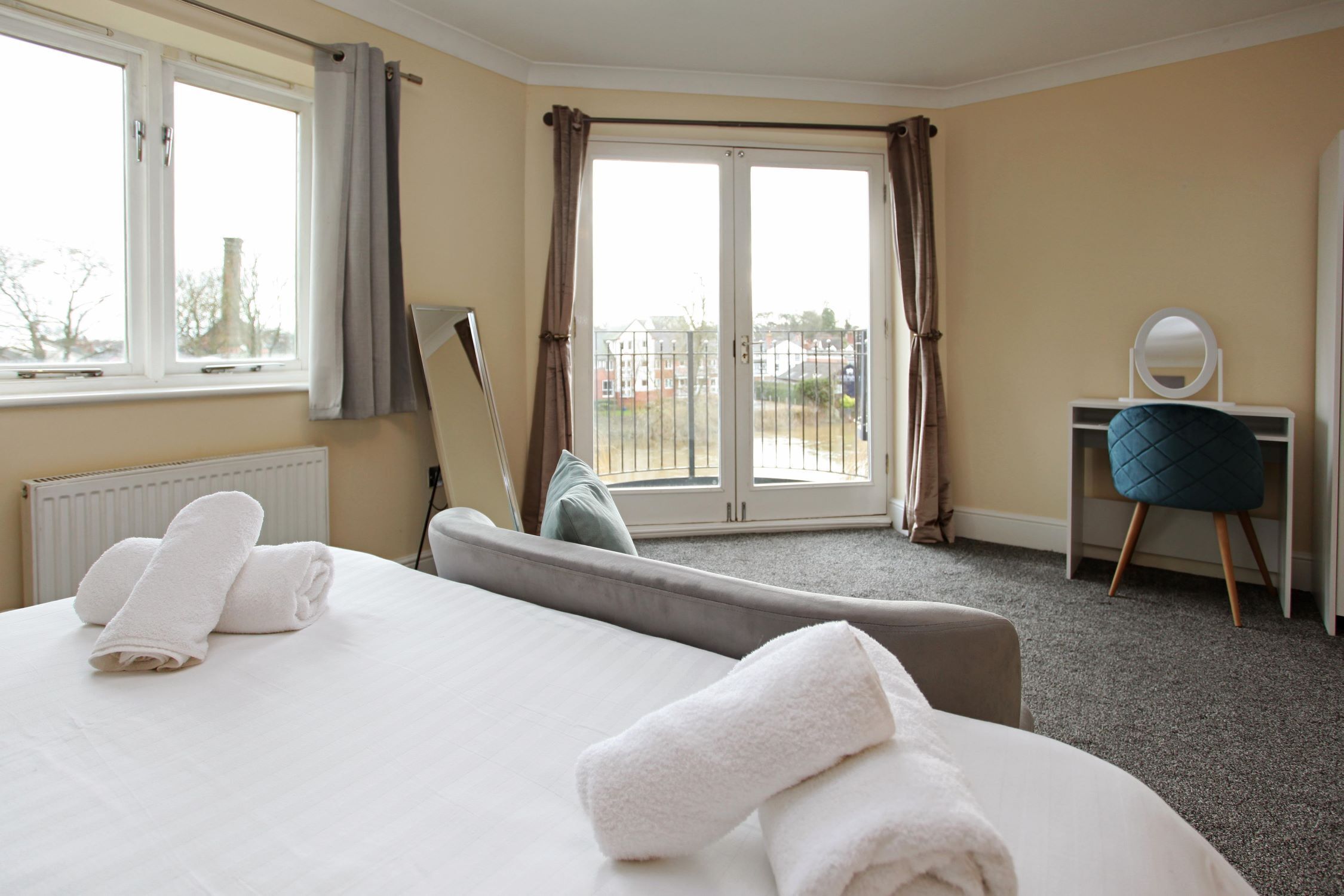 House | 4 bedrooms, iron/ironing board, free WiFi