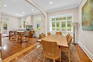 Dining - 4 bed family home close to Sydney CBD and Mosman (Cremorne Point)
