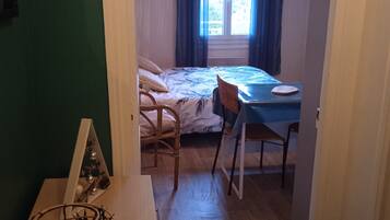 1 sovrum, wi-fi och sÀngklÀder