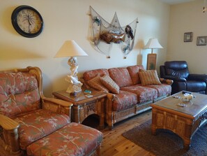 تلفزيون ذكي، مشغل دي في دي، كُتُب، ستيريو