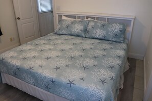 3 bedrooms, desk, iron/ironing board, free WiFi - Cape San Blas - Gulf and Bay (Cape San Blas)