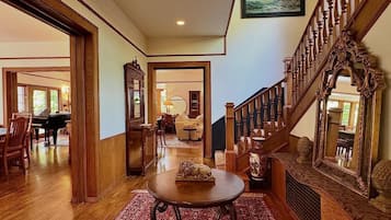 Quầy thủ tục nhận/trả phòng