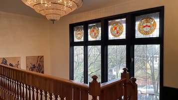 Plasma TV, streaming services