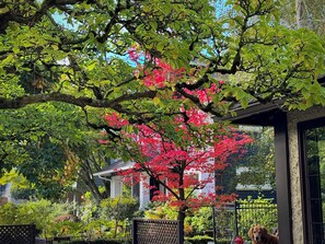 Exterior - Cecil Bacon Manor (Seattle)
