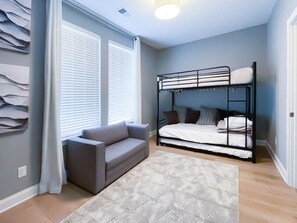 3 bedrooms, iron/ironing board, WiFi, bed sheets