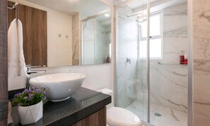 Shower, hair dryer, towels, soap - San Angel University City 3 bedrooms 2 parking spaces (Ciudad de México)