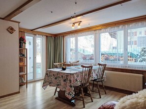 تناول الطعام