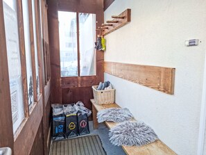 المنشأة من الداخل