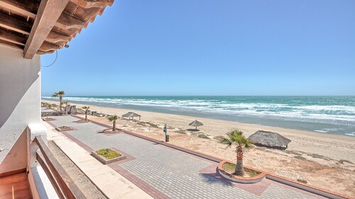 Amazing Beach Front! Villa 20