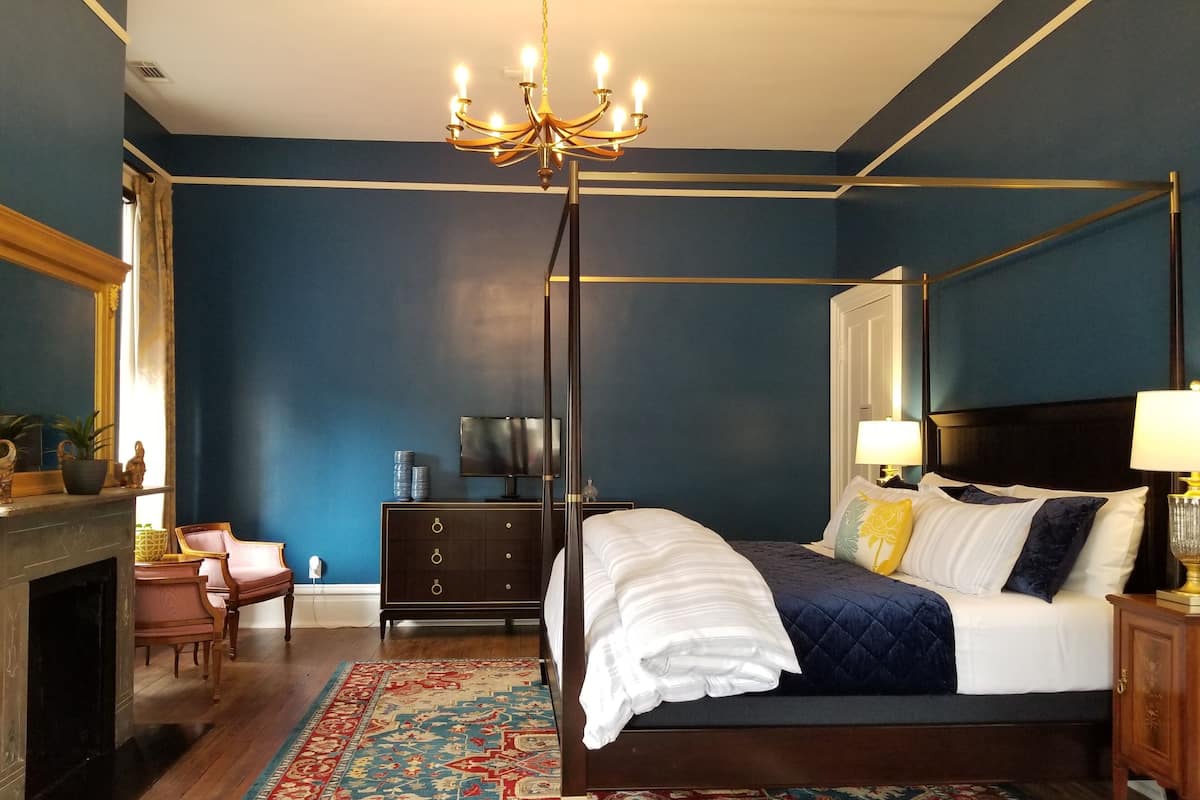 Premium Double Room | Individually decorated, individually furnished, desk, blackout curtains