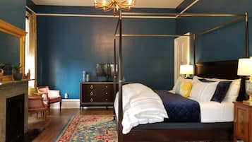 Premium Double Room | Individually decorated, individually furnished, desk, blackout drapes