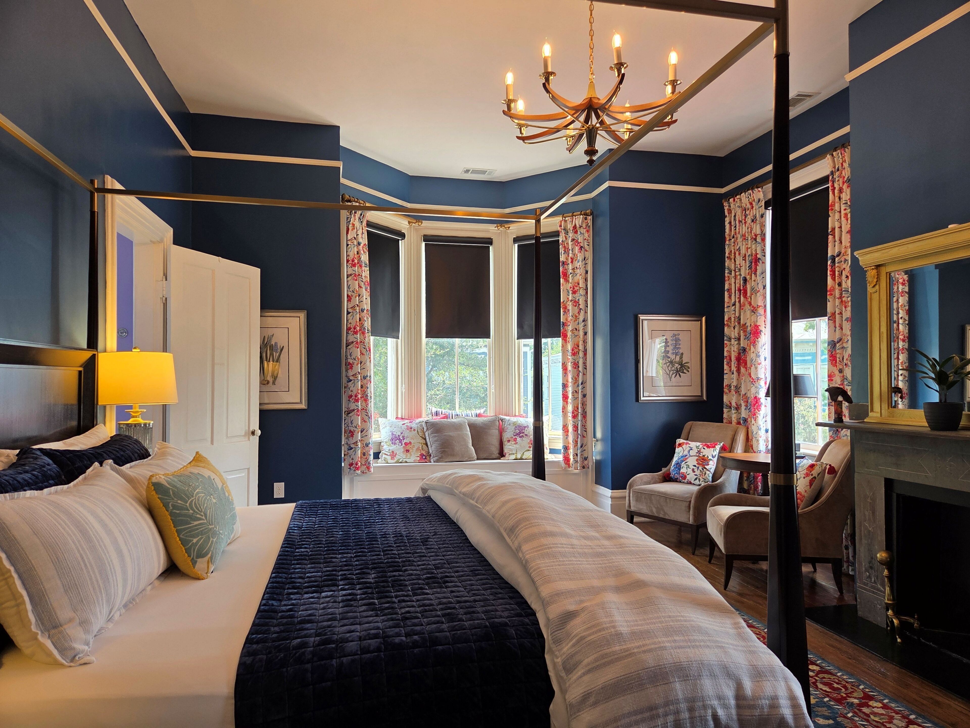 Dobbeltrom – premium | Individuelt dekorert, individuelt innredet og skrivebord