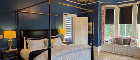 Premium Double Room | Individually decorated, individually furnished, desk, blackout drapes
