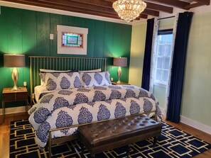 Decoración personalizada, muebles diferentes y escritorio 