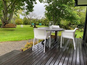 Outdoor dining - Beluga - Self contained accommodation (Kerikeri)
