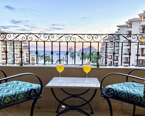 Property grounds - Ocean Front Cabo Luxury - LARGE 2/3 Villa  SWEEPING VIEWS @ Villa La Estancia (Cabo San Lucas)