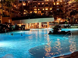 Outdoor pool, a heated pool