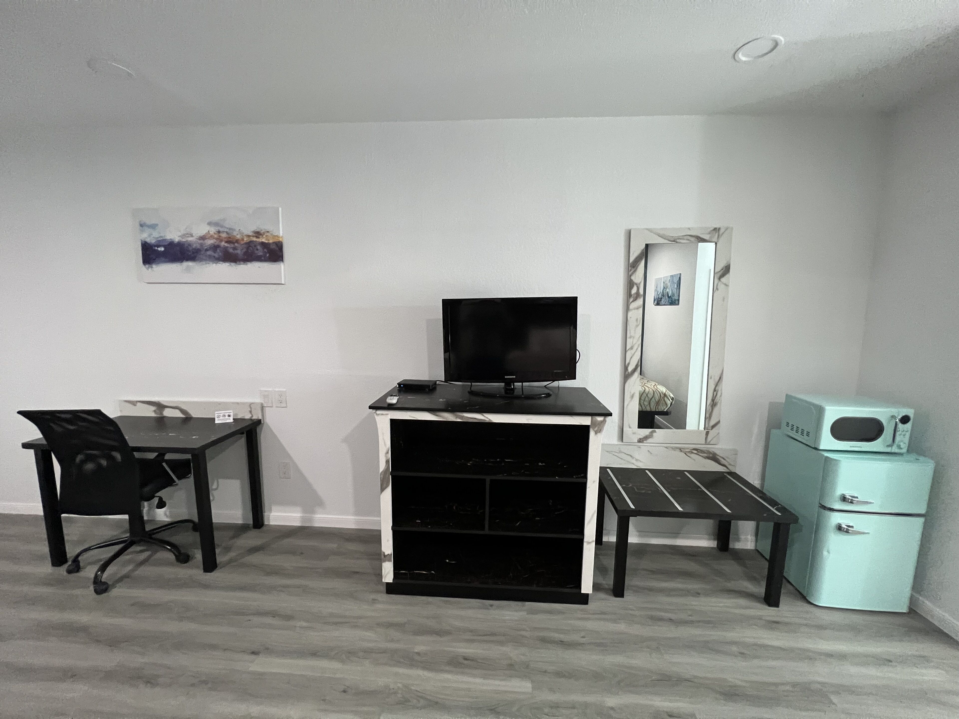 华丽双人房 | 羽绒被、特色装修、特色家居、办公桌